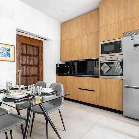 Comfy Away - Exclusivo Mercado De Triana Con Balcon Apartment