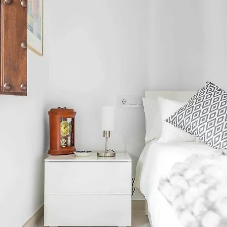 Comfy Away - Exclusivo Mercado De Triana Con Balcon